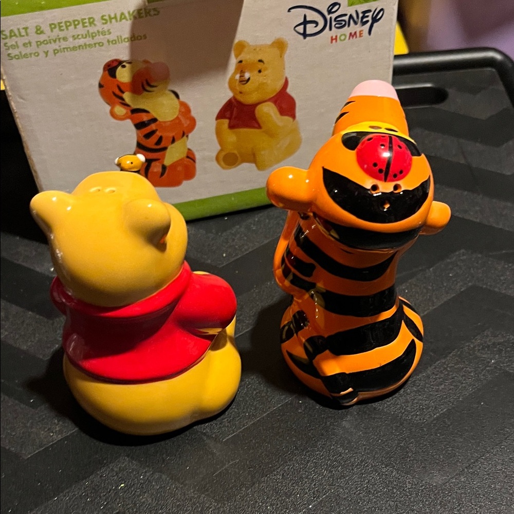 Disney Yellow Winnie the Pooh & Orange Tigger Ceramic Salt and Pepper Shakers - Picture 3 of 4